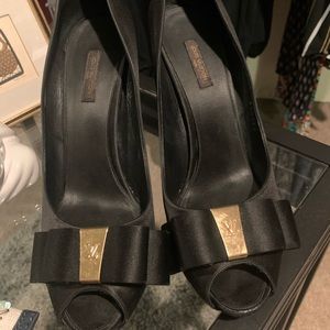 Authentic Louis Vuitton satin heels!